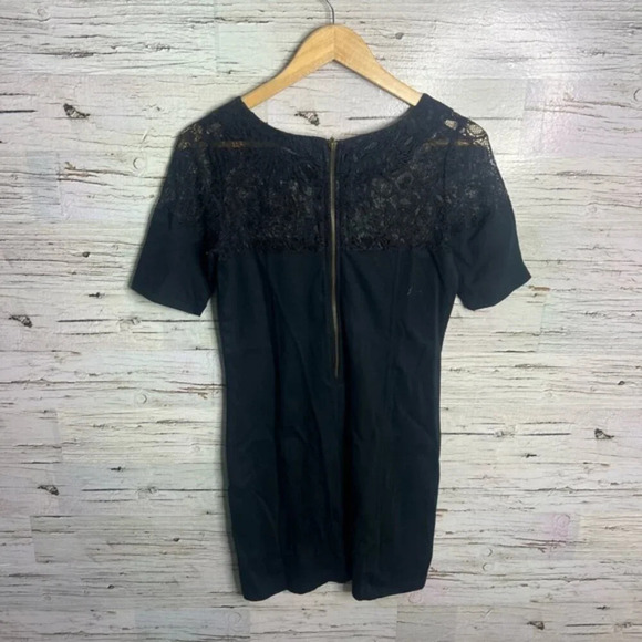 Bcbgmaxazria black  lace dress size small - Picture 7 of 7
